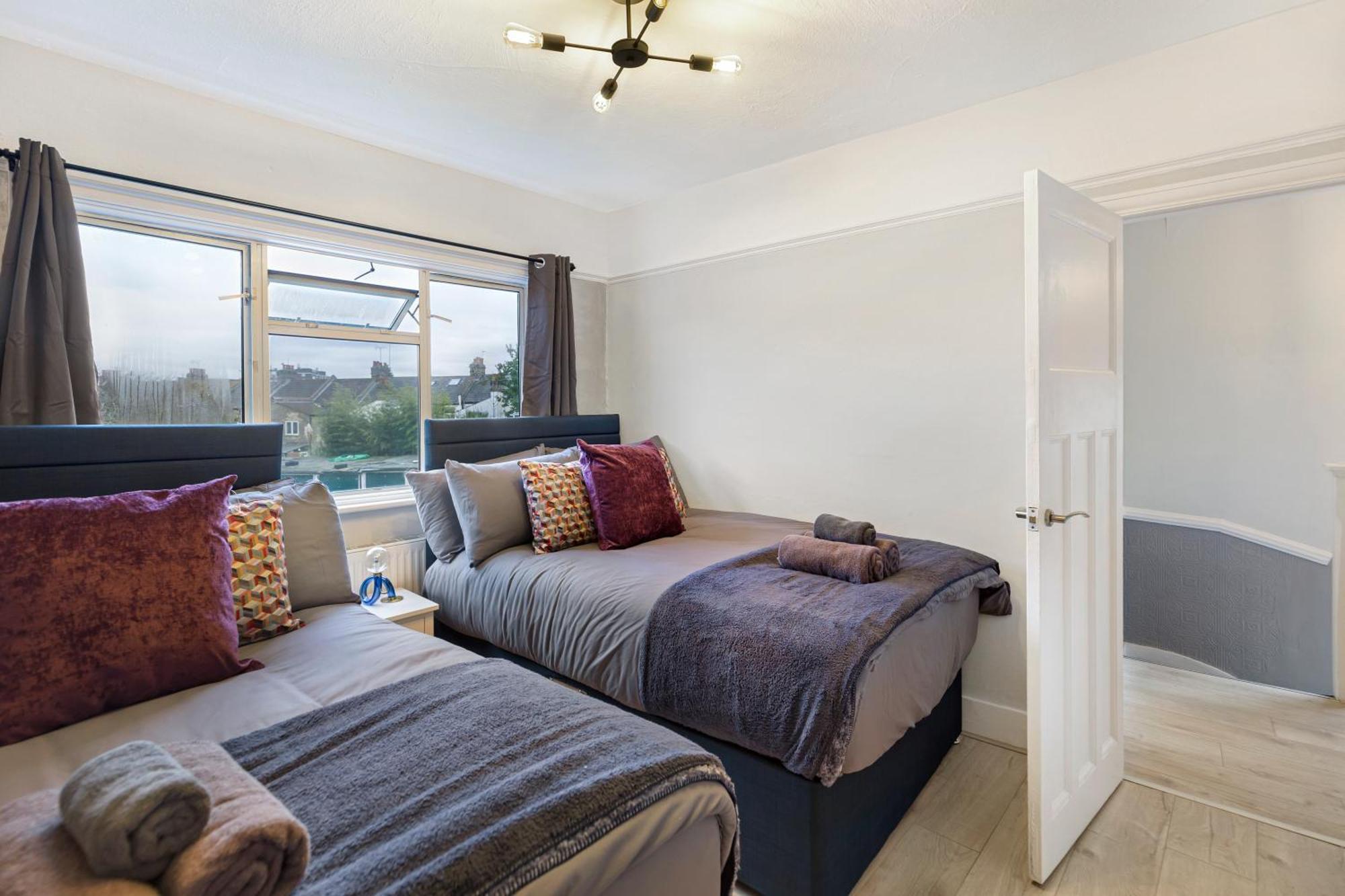 Finsbury Park Hideout Sleeps 10 London